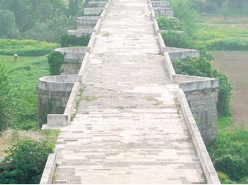 1500 Yıllık Tarihi Köprü İlgi Bekliyor