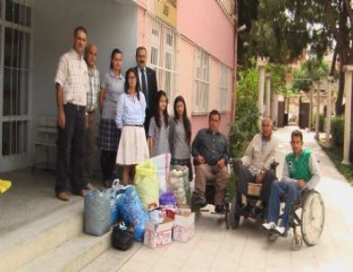 Alaşehir'de Öğrencilerden Örnek Davranış