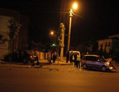 Çorlu’da Trafik Kazası: 4 Yaralı