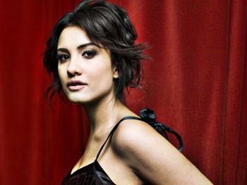 Gizem Soysaldı Bu Kez Tiyatro Festivalinde