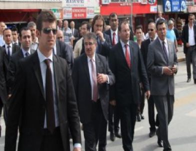 İçişleri Bakanı Şahin’e Koruma Duvarı