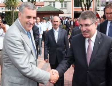 İçişleri Bakanı Şahin Sakarya Büyükşehir Belediyesi'nde