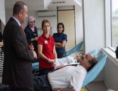 Katip Çelebi Üniversitesi'nden Kan Bağış Kampanyası