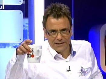 Önünde Duran Şişede Ne Var?