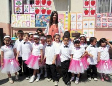 Minik Öğrencilerden Eğitim Şenliği