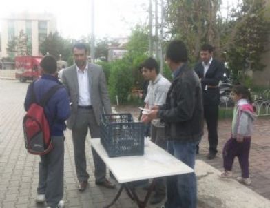 Pasinler’de Bin Kişiye Helva Dağıttılar