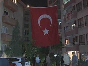 Şehit Astsubayın Baba Ocağına Ateş Düştü