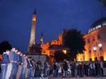 Ayasofya Meydanında Sabah Namazı Kıldılar