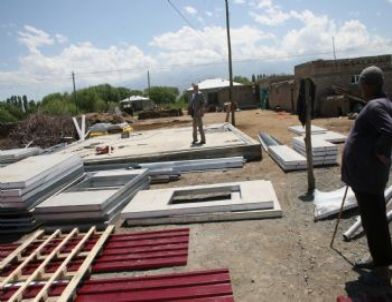 Yoksul Alilerin Konutlarının Yapımına Başlandı