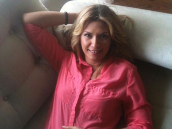 Ünlü manken Tuğba Altıntop güzelliği ile dikkat çekti