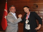 ÇETIN OSMAN BUDAK - Dünya Üçüncüsü Ülker Pınar Aydın'a ATSO'dan Destek