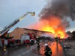 Gebze'de, Kozmetik Fabrikası Yangını