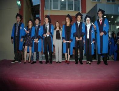 Şaphane Meslek Yüksekokulunda Mezuniyet Coşkusu