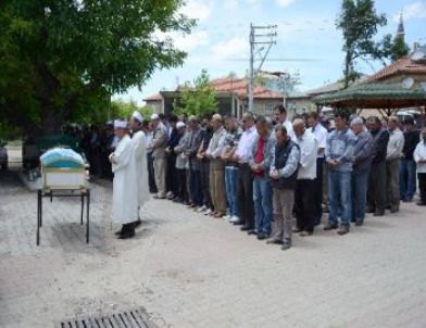 Tekirdağ'da Denize Düşen Araçta Hayatını Kaybeden Gülhan Çifti Toprağa Verildi