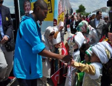 Türkçe Sevdalılarını Eskişehir'de Engelli Sümeyye Karşıladı