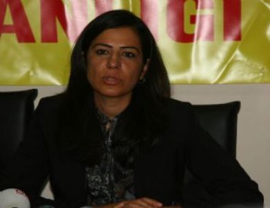 BDP'li Kadınlar Öcalan İçin 2 Günlük Nöbet Tutacak