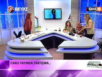 ÜNLÜ SANATÇILARIN KAVGASI İZLEYENLERİ ŞOKE ETTİ