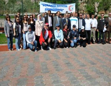 Dünya Tütünsüz Gününde Yürüyüş Düzenlendi