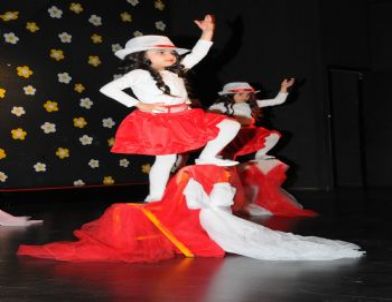 Genç, Miniklerin Mezuniyet Heyecanına Ortak Oldu