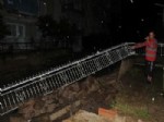 İzmir'de Sağanak Yağış Nedeniyle Çok Sayıda Ev ve İşyeri Sular Altında Kaldı