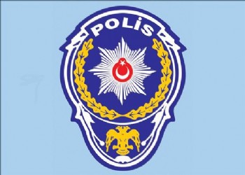 Polis genelevden çekiliyor