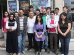 Bursa'da, 'Tiyatrolar Özelleşsin' Eylemi