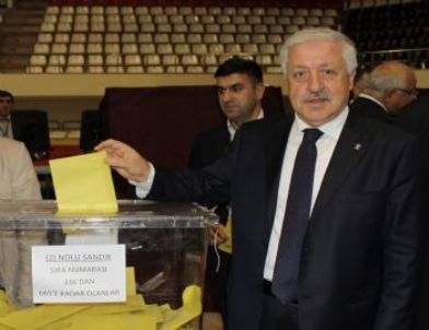 Başkan Uzer, Güven Tazeledi