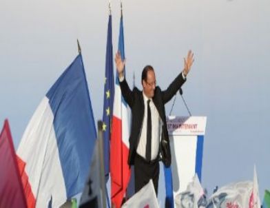 Fransa’da Seçimin İlk Sonuçlarına Göre Hollande Galip