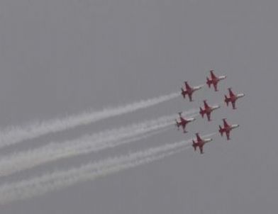 Türk Yıldızları Kayseri'de Gösteri Yaptı