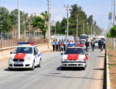 Akçakale'de İlk Defa Trafik Yürüyüş Korteji Düzenlendi