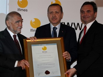 Başbakan Erdoğan'a Çok Özel Ödül