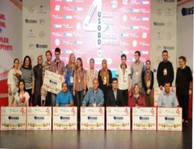 Geleceğin Sosyal Bilimcileri Ödüllerini Aldı