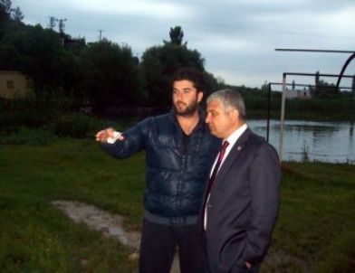 MHP’li Yılmaz Kozan'daki Sel Bölgesini Gezdi