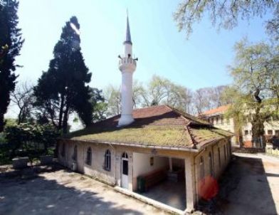 Sümer Cami Meydanı Eski Haline Kavuşuyor