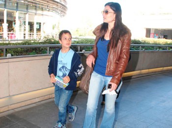 Nurgül Yeşilçay Oğlu İle Gezmede