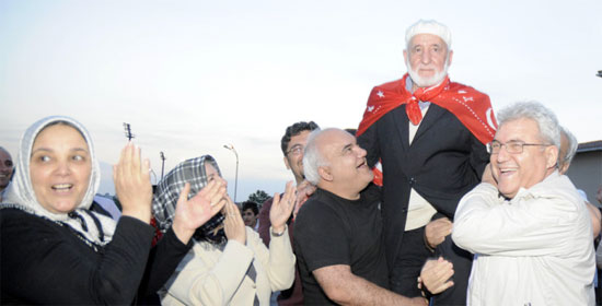 85'lik Dede Askere Gidiyor