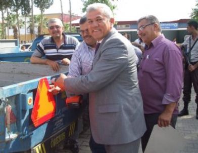 Alaşehir'de 'Reflektör Tak Görünür Ol' Kampanyası