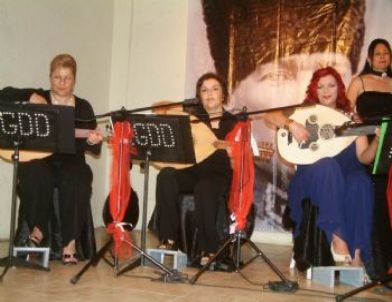 Burhaniye’de Koronun Bayan Sazcıları