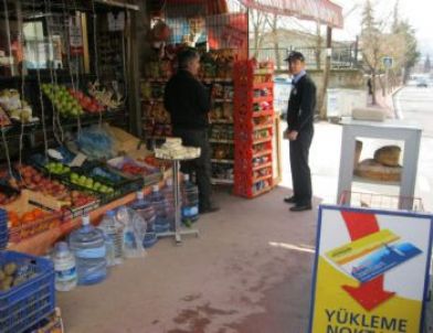 İzmit Zabıtası’ndan Kaldırım Uyarısı