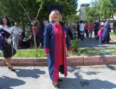 50 Yaşında Yüksekokul Bitirdiler