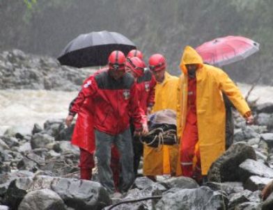 ATV Arazi Aracıyla Dere Yatağına Uçtu