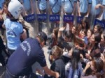 KÜRTAJ - Kadınların Kürtaj Eylemine Polis Müdahalesi: 28 Gözaltı