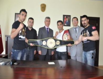 Kick Boks Dünya Şampiyonu Varol Afşin'de