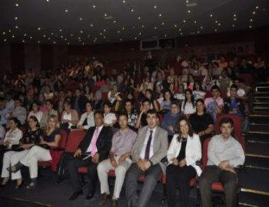 Nazilli'de Sevgi ve Aşk Şiirleri Liseli Kızlardan Dinlendi