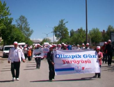 Olimpik Gün İçin Yürüdüler