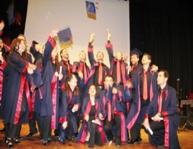 Fıırat Üniversitesi'nde  Devlet Konservatuvarı Mezuniyet Töreni