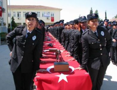 Hatay Polis Meslek Yüksek Okulu’nda Mezuniyet Sevinci