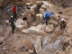 Kırıkkale’de Yapılan Kazı Çalışmasında 2 Bin Yıllık Mezar Ortaya Çıktı