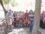 KELAYNAK - Şanlıurfa Belediyesi Kursiyerleri Pikniğe Götürdü