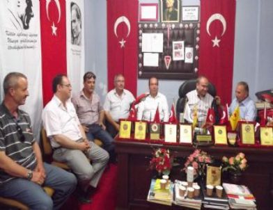 AK Parti Manisa Merkez İlçe Teşkilatı Köy Ziyaretlerini Sürdürüyor